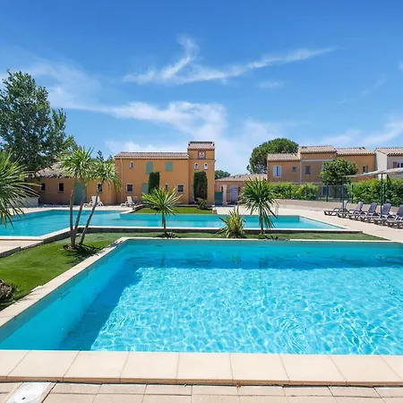 Comfortable With Swimming Pool, Cleaning Included * 阿爾勒